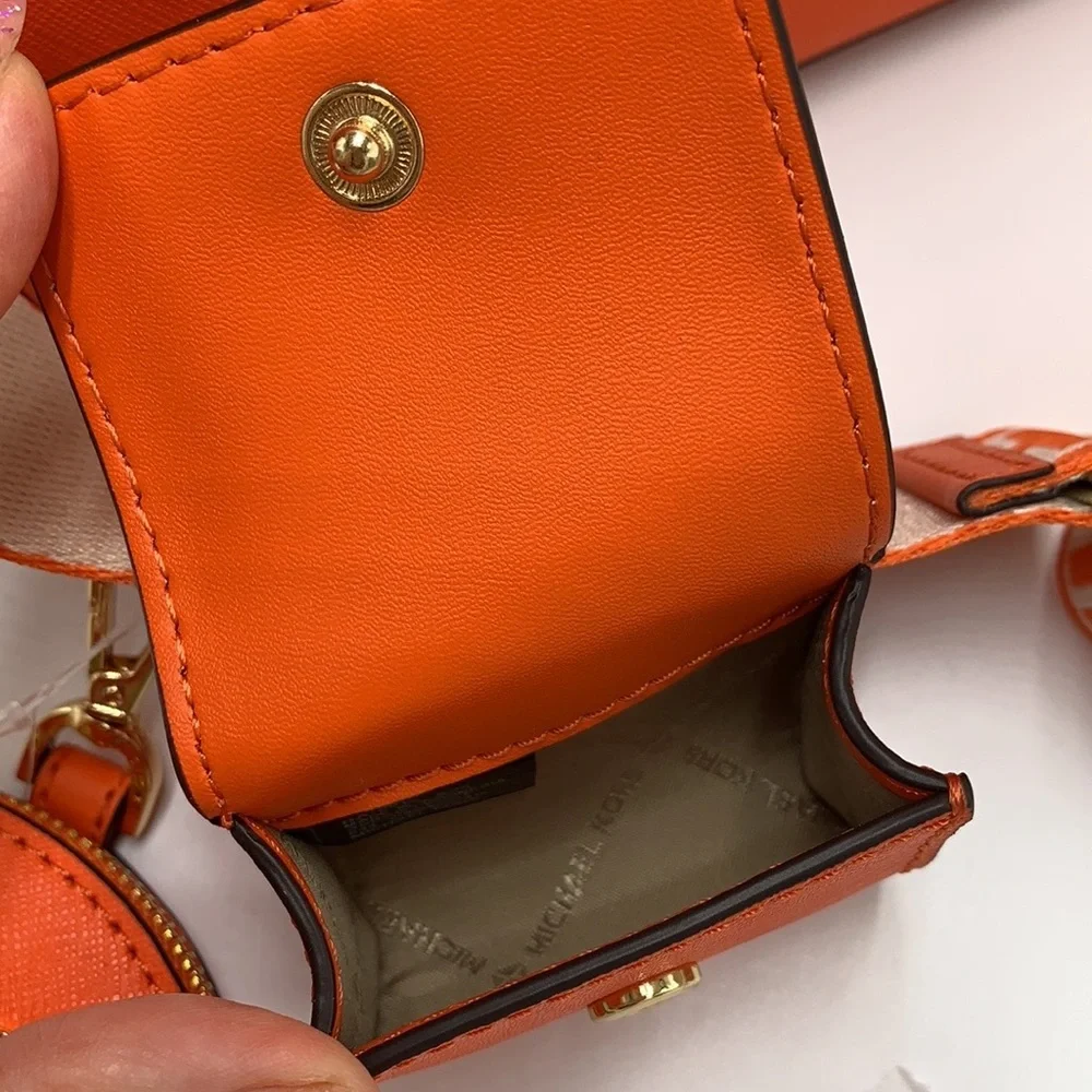 MICHAEL KORS JET SET TRAVEL SMALL SHOULDER CROSSBODY BAG WITH TECH ATTCH AIRPOD